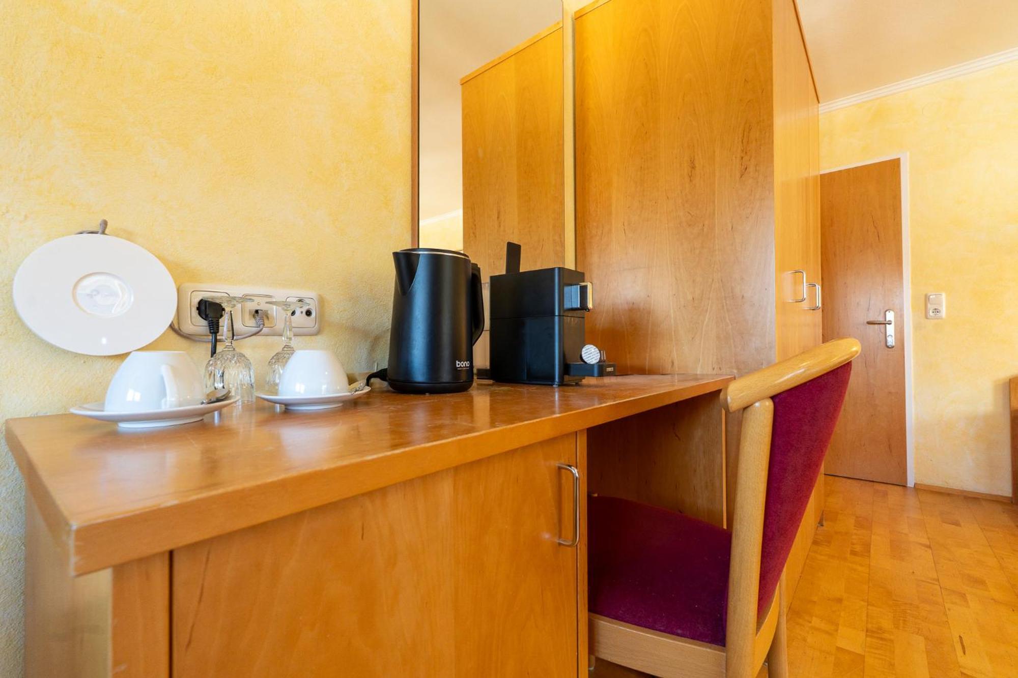 Whats-App Self-Check-In - Villa Maria Theresia バート・ゴイーザーン 部屋 写真