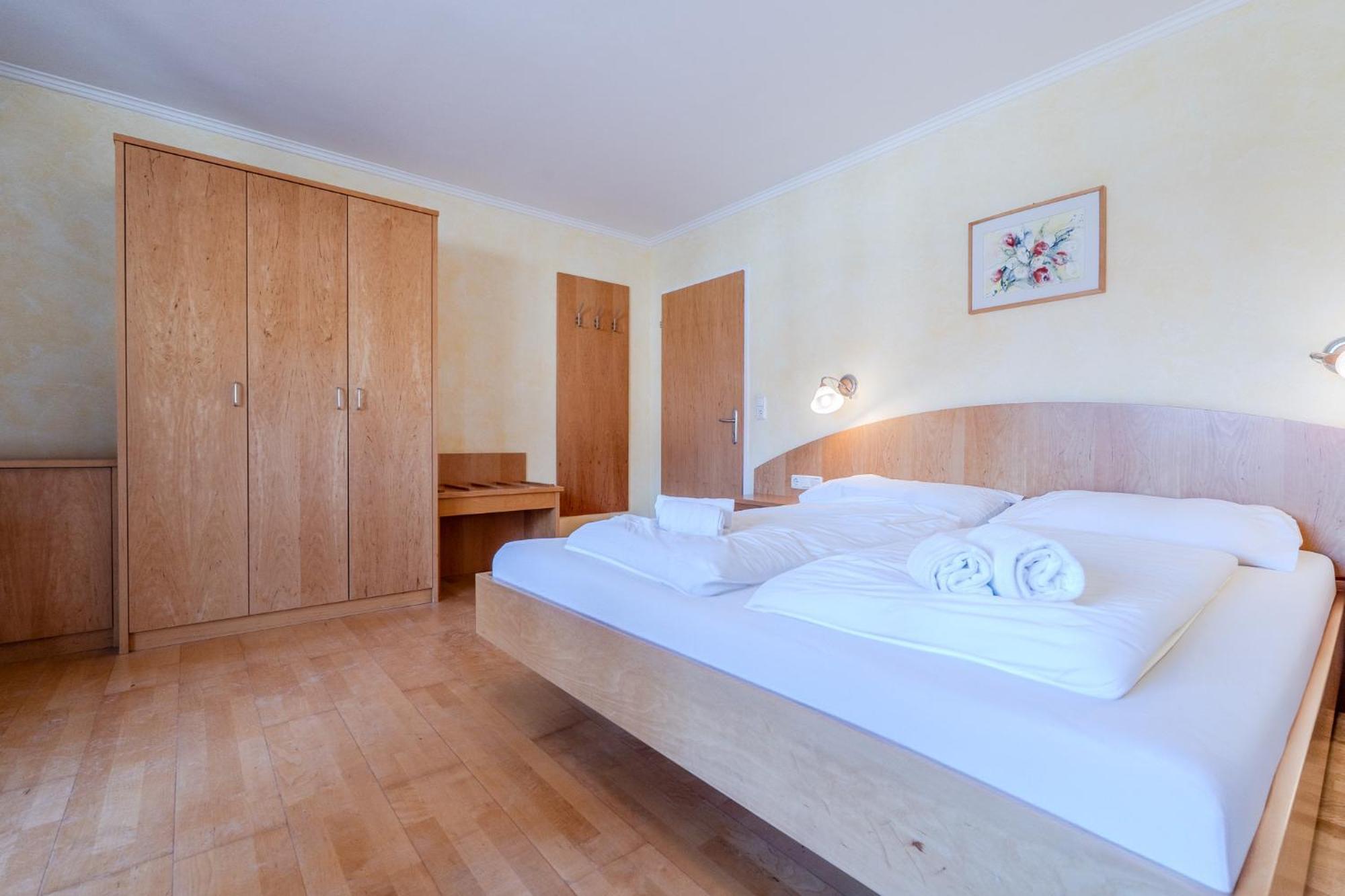 Whats-App Self-Check-In - Villa Maria Theresia バート・ゴイーザーン 部屋 写真