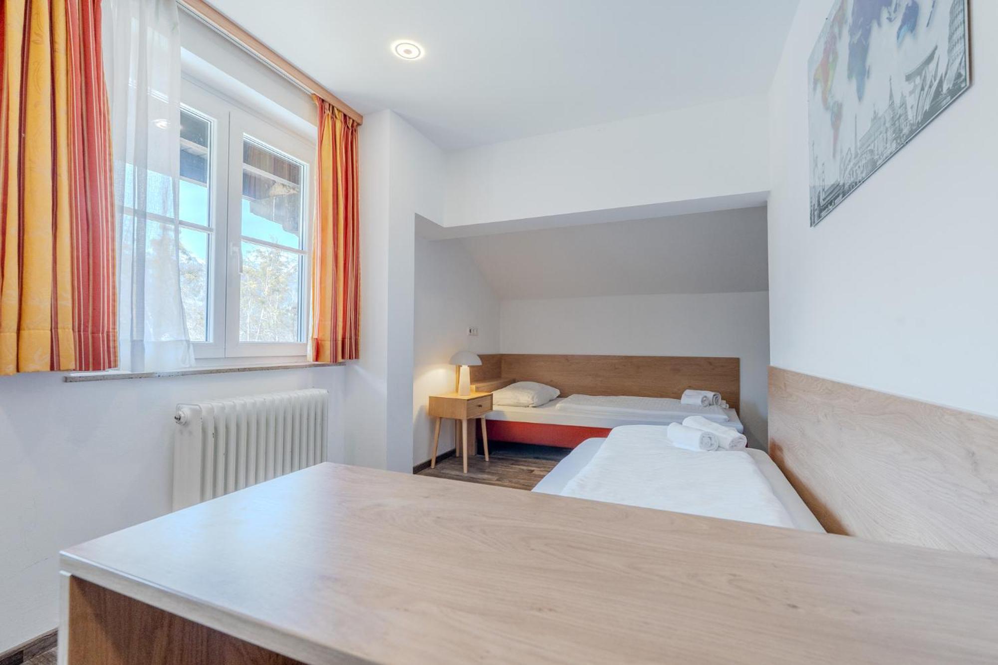 Whats-App Self-Check-In - Villa Maria Theresia バート・ゴイーザーン 部屋 写真
