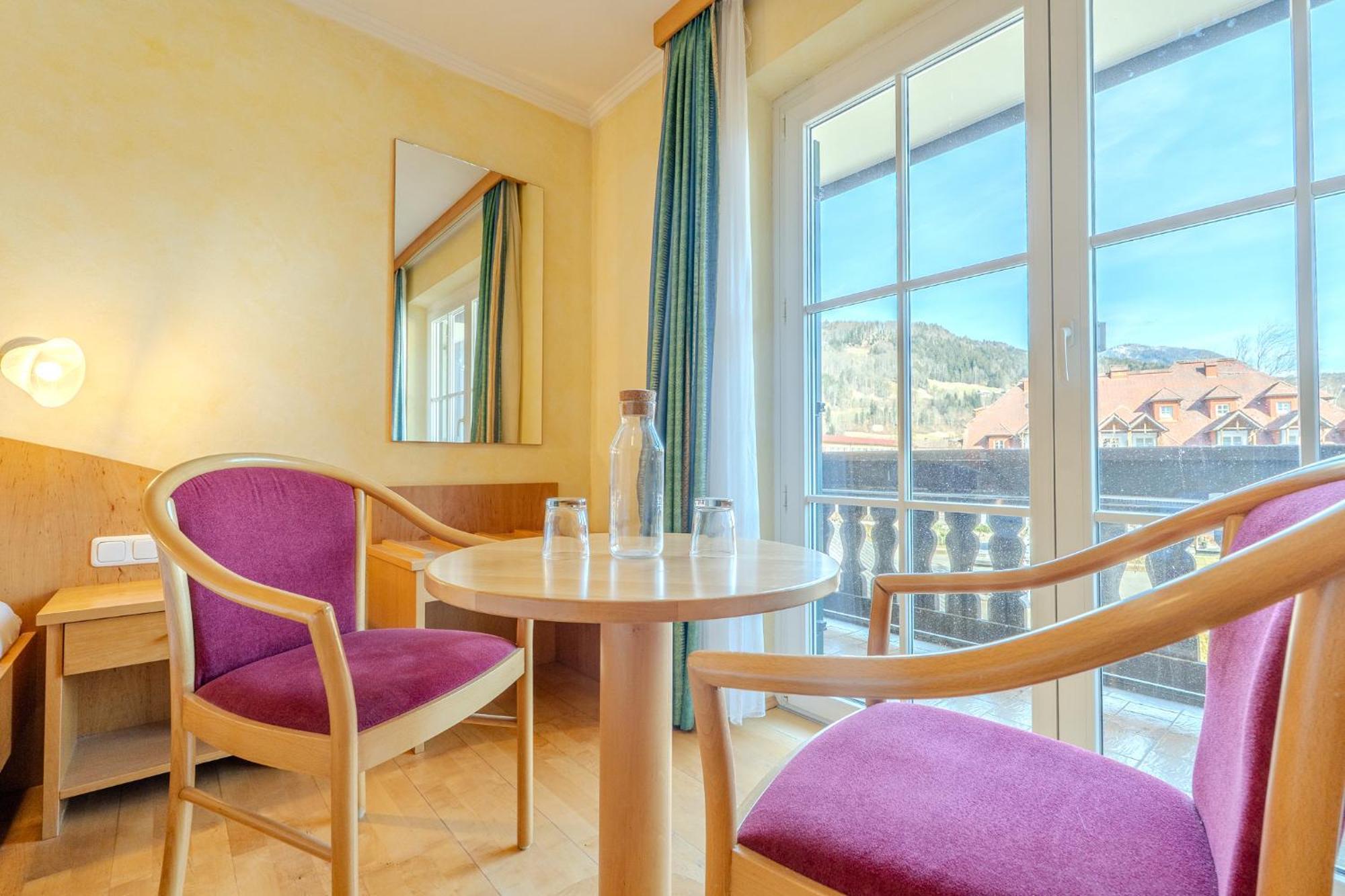 Whats-App Self-Check-In - Villa Maria Theresia バート・ゴイーザーン 部屋 写真