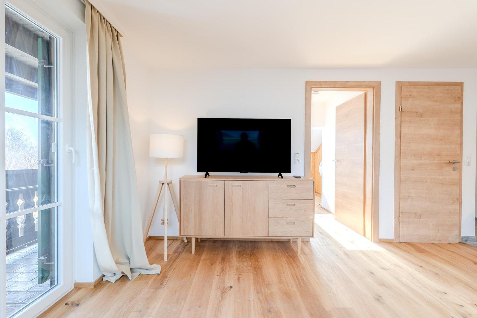 Whats-App Self-Check-In - Villa Maria Theresia バート・ゴイーザーン 部屋 写真