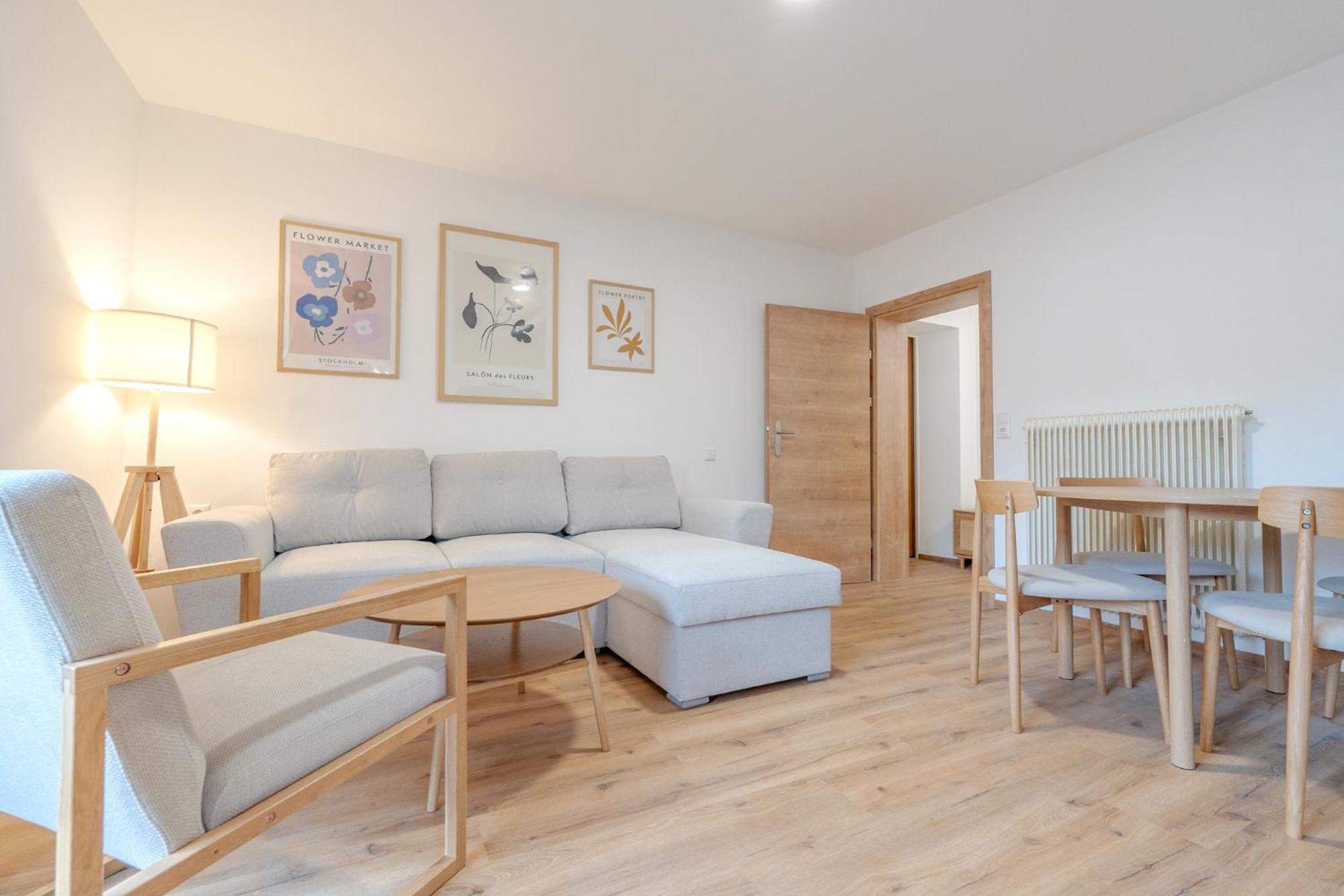 Whats-App Self-Check-In - Villa Maria Theresia バート・ゴイーザーン 部屋 写真