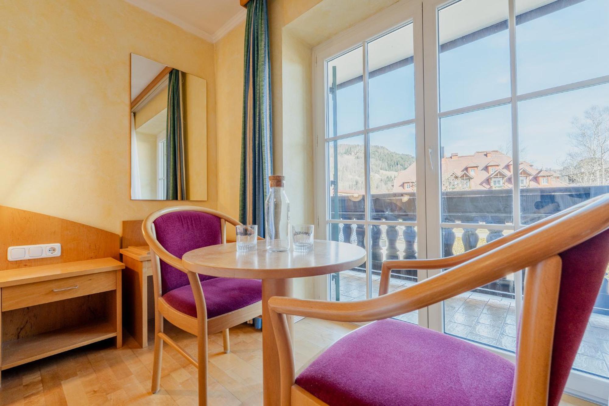 Whats-App Self-Check-In - Villa Maria Theresia バート・ゴイーザーン 部屋 写真